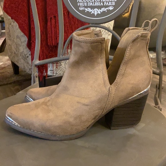 Suede cowboy booties - Picture 3 of 4